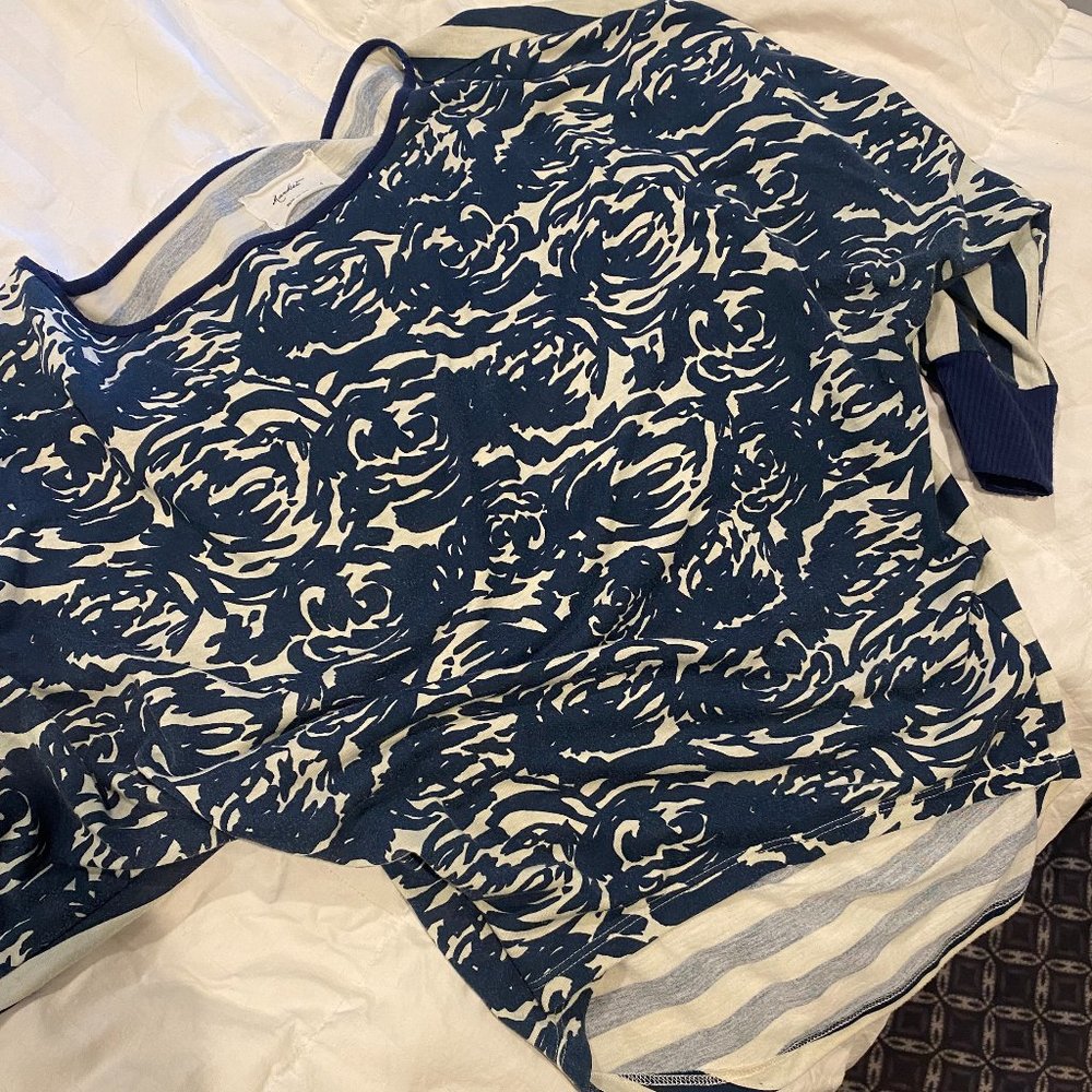 Dual-Patterned Blouse - Picture 4 of 4